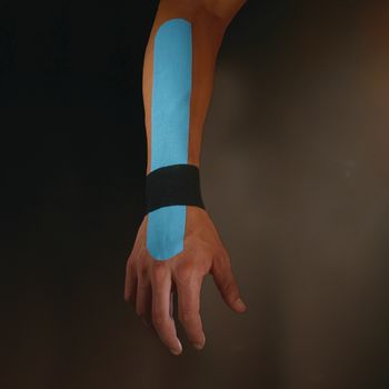 Kinesio taping elastico polso